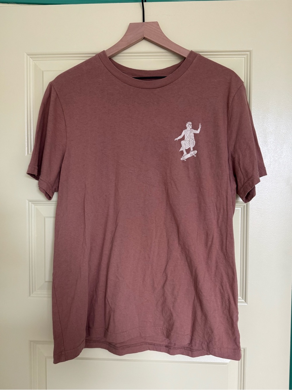 Old Navy Short-Sleeve Crewneck T-Shirt in Dusty Mauve with White Graphic